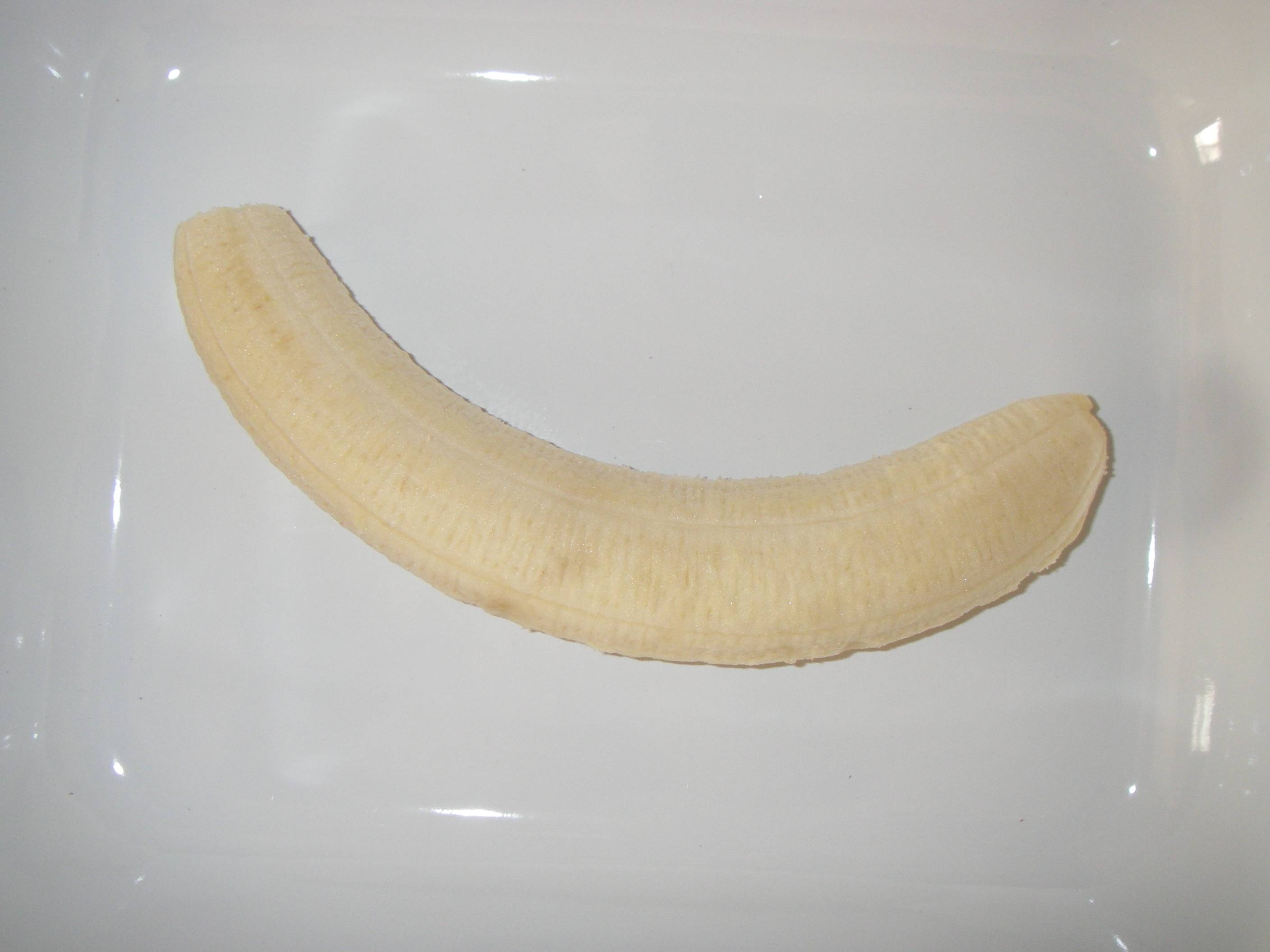 干しバナナの作り方　バナナの切り方１