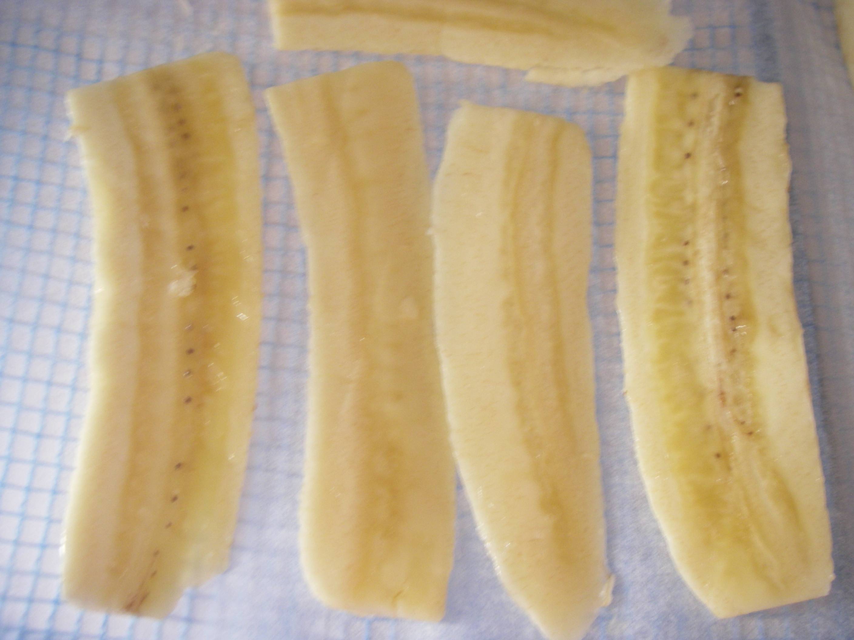 干しバナナの作り方　バナナの干し方　縦切り